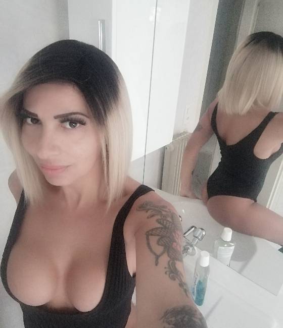 Rainha do exibiocismo https://onlyfans.com/kassandratuga image 1