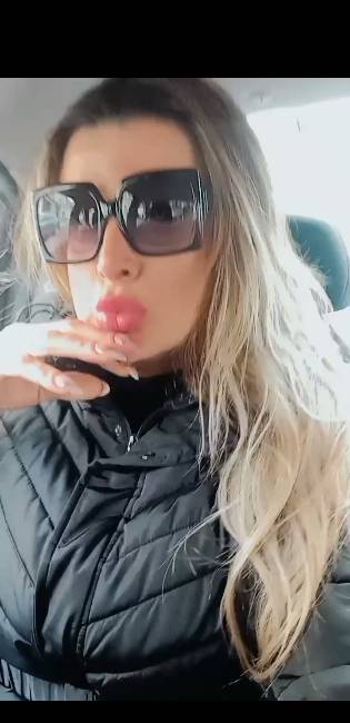 BELA MULHER TRANS PRAZER A VOTANDE TUDO NAS CALMINHAS image 2