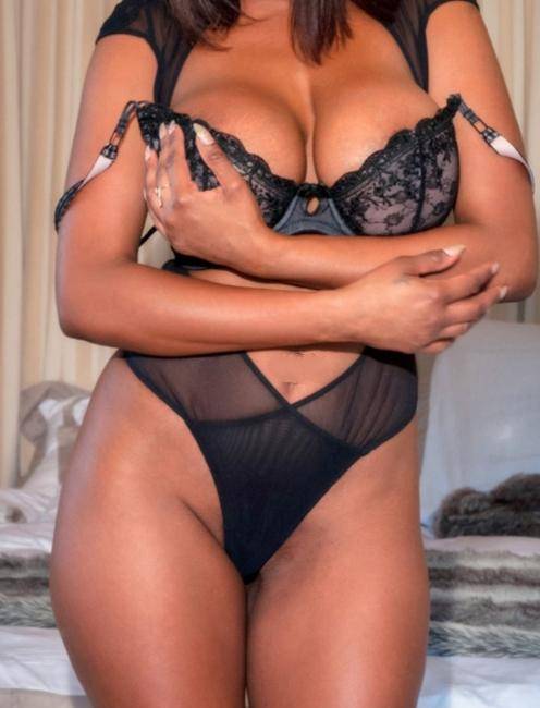 1VEZ!SEXY MULATA! MASSAGISTA ERÓTICA E SENSUAL!