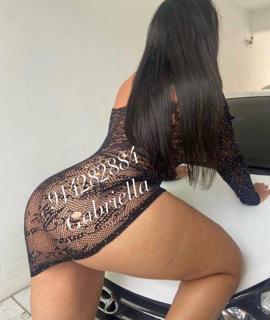 Recém Chegada  Rainha no Anal Sua namoradinha td nas calmas