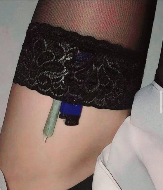 ??️ Branquinha tatuada corpo natural mamas XXL???