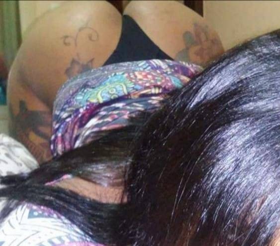 Moreniha toda completinha