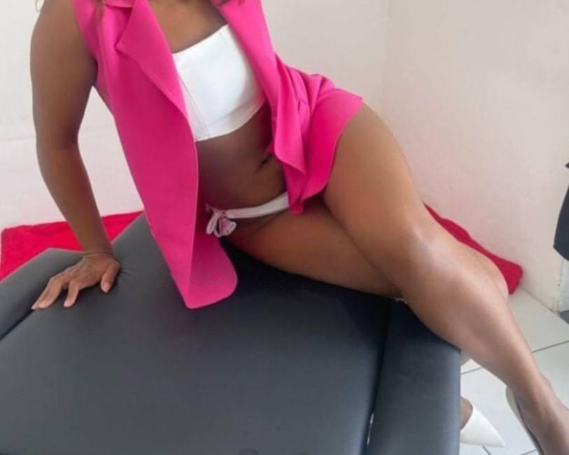 Bruna Oliveira image 2
