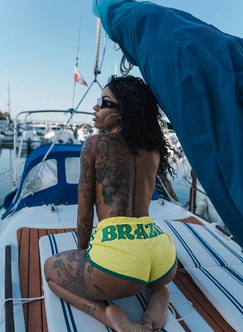 Linda BLACK MASSAGISTA BRASILEIRA image 1