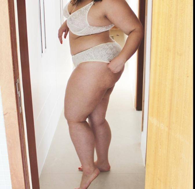 Quarentona BBW Portuguesa image 2