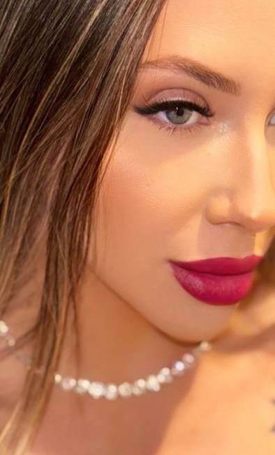 Loirinha de olhos azuis top