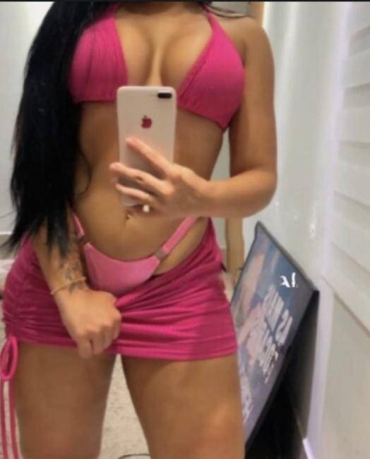 Novinha 25 aninhos desinibida e carinhosa primeira vez ❤️