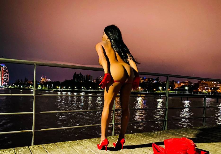 MELISSA COM BOM RABO APERTADO.UMA MULATA DELICIOSA image 1