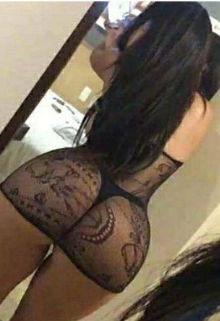 Morena deliciosa cona quente desejando gozar