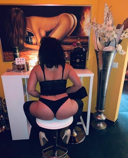 MORENINHA MAGRA PEQUENINA 42 ANOS 964413186