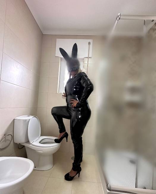 ✨DOMINATRIX RAINHA  ADORO UM BOM ESCRAVO!!!. .✨
