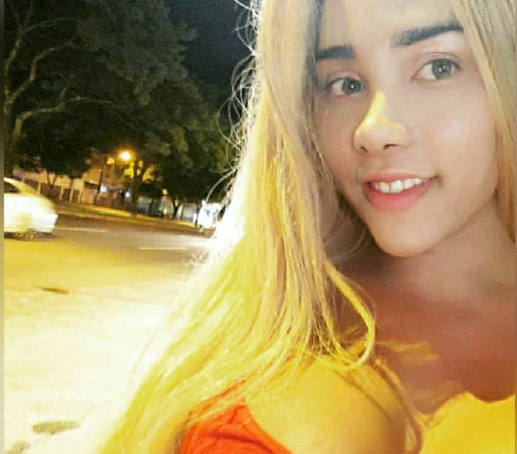 Pâmela Loira novidade boquete profundo image 2