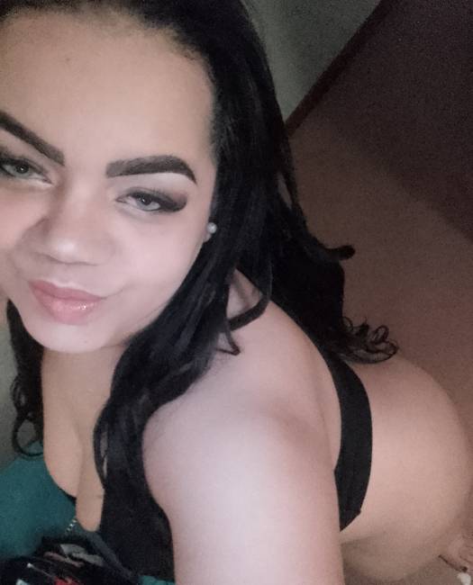 Brasileira carinhosa convívio envolvente