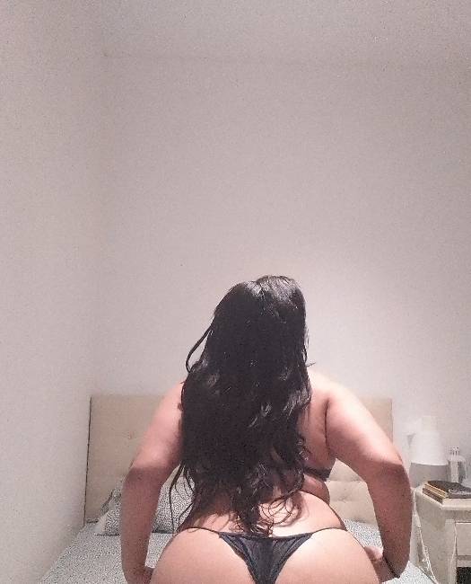 Brasileira carinhosa convívio envolvente image 1