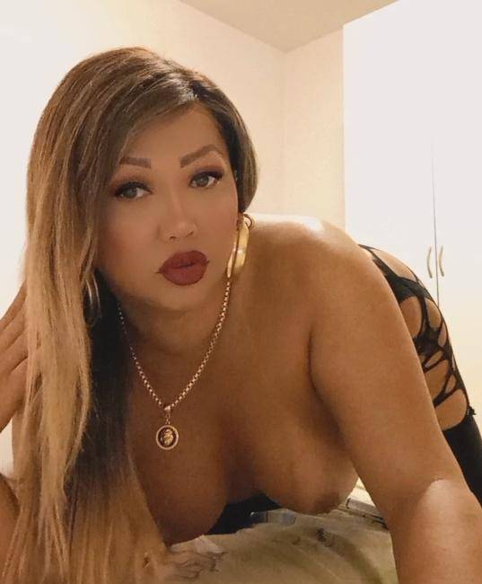 NOVIDADE BELLA BRUNET TRANS MASSAGISTA. image 1