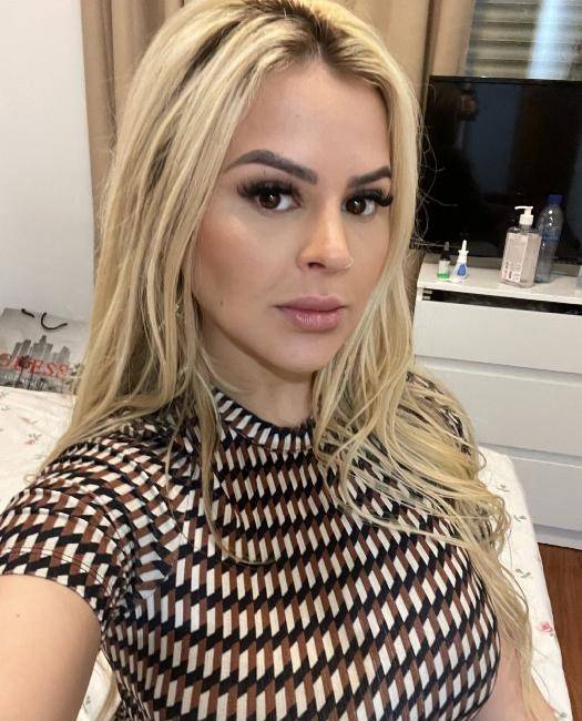 Julia Andrade image 2