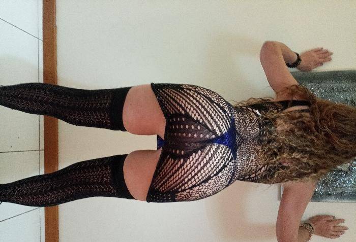Portuguesa meiga elegante image 1