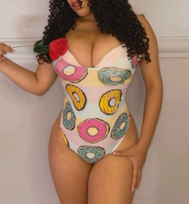 ELOA BONEQUINHA COM A BUCETA APERTADINHA! image 1