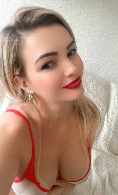 Sua ferary chegou toda loira com um oral incrível image 2
