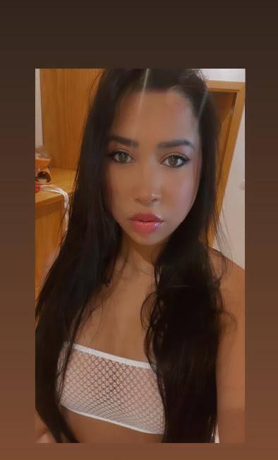 Milena ,morena quente e irresistível