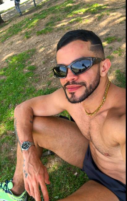 Macho Bi dotado