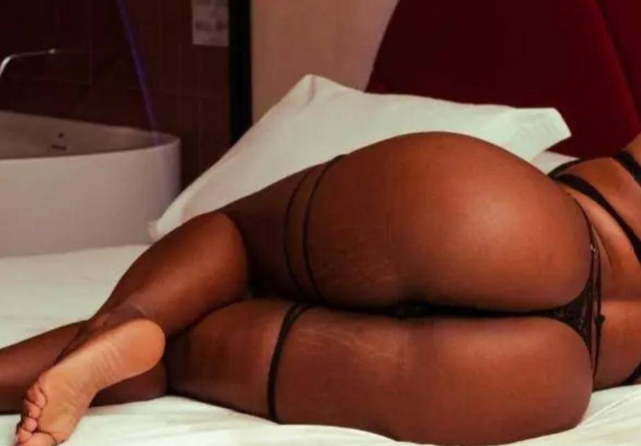 Mulher quente de nível image 1