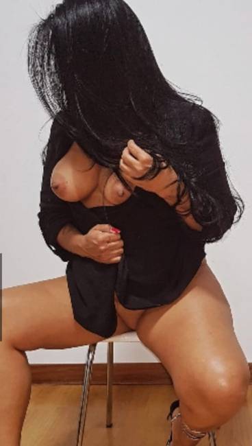 920439927 1x Rita uma massagista de excelência