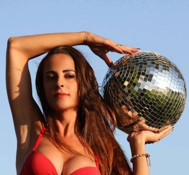 1°VEZ TRAVESTI ATIVA PASSIVA image 1