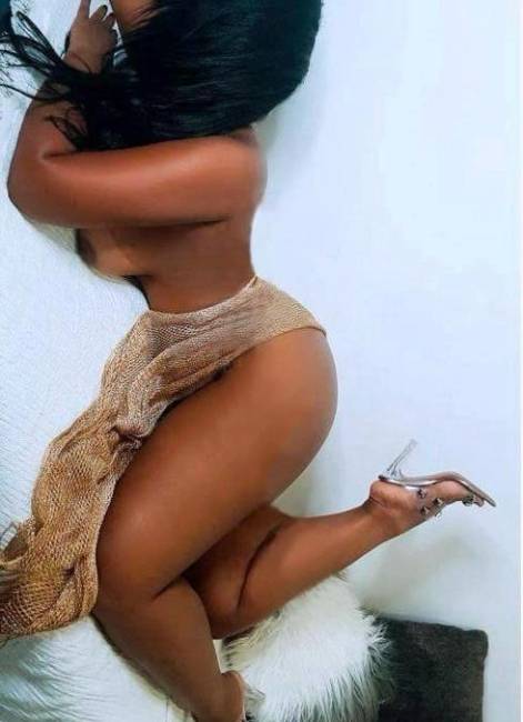 Cheia de tesão para dar a cona que estar em brasa 920181458 image 2