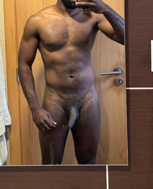 Jovem negro para casais HM/singles F