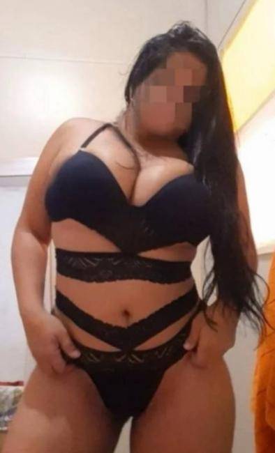 Coninha quente e  molhada te espera
