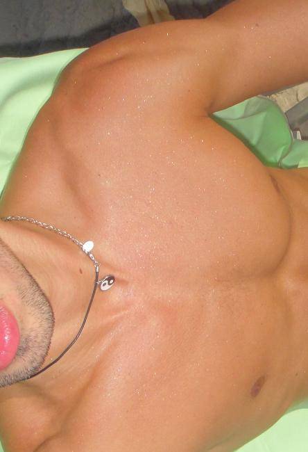 Disponível para: -Massagens (desportiva, relaxante, naturist