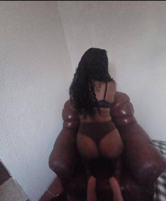 Cheguei hoje em Setúbal, ninfetinha safada image 1