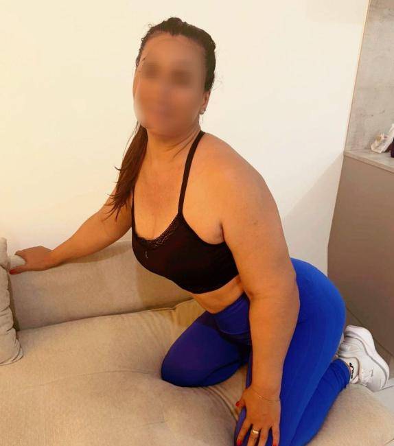 NICOLY tesuda Oral babadinho mulher madura paço de arcos image 2