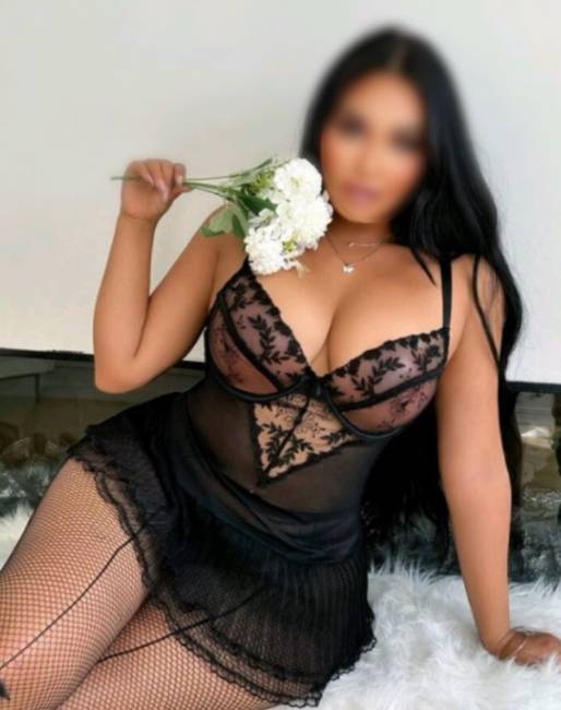 ♥ Uma Boneca de Luxo em amora pela primeira vez 40€
