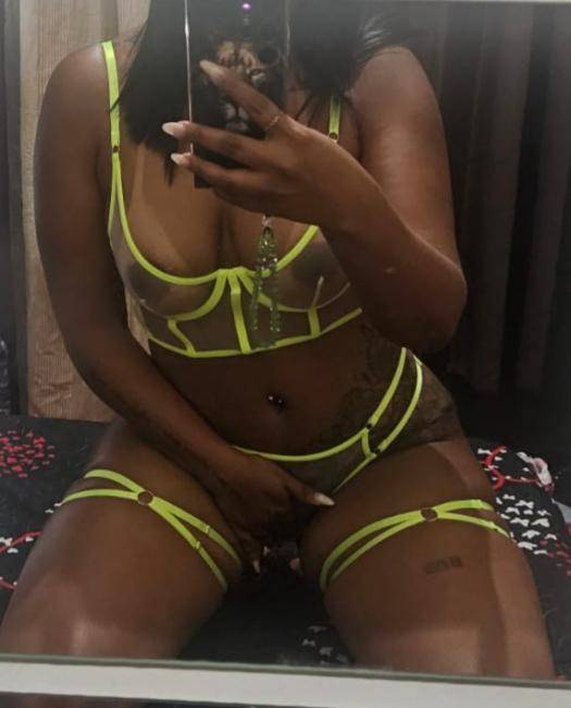 Brasileirinha cheia de vontade de transar gostoso image 2