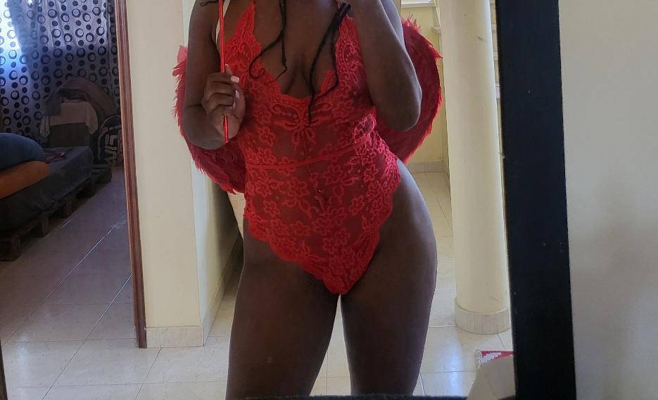 RITINHA  MASSAGEM COM CHAMPANHE