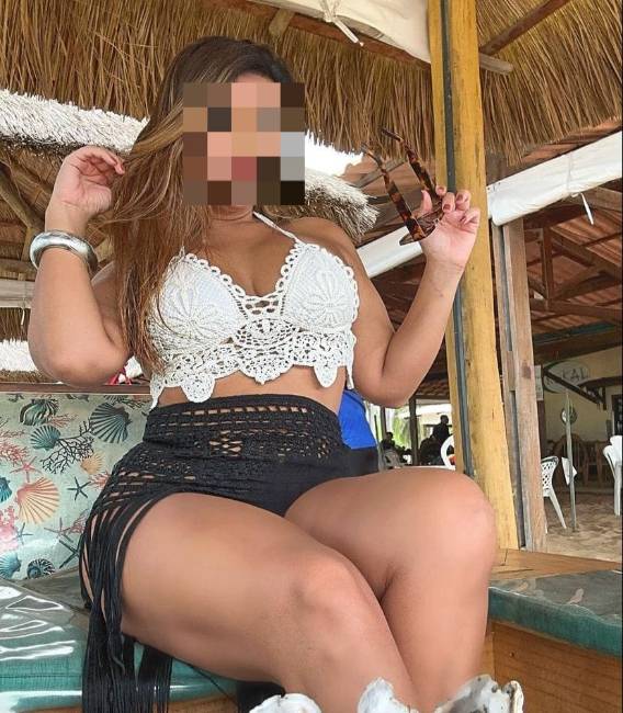 Belas curvas, seios grandes, bumbum guloso image 2