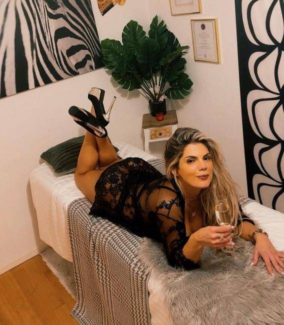 Massagista Sensual com Mãos de Fada