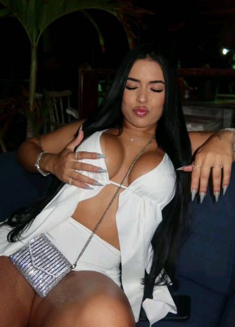 Zuca quentinha recém chegada( apartamento privado)