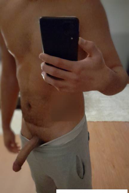 Homem Jovem Avantajado image 1