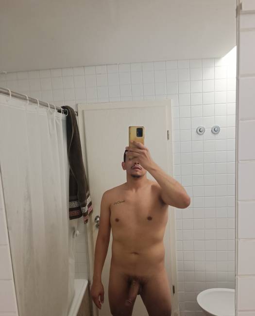 Jovem recém chegado image 2