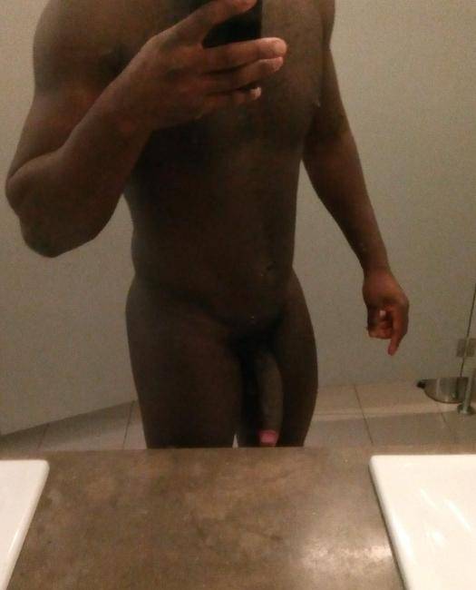 Negro disponivel para qualquer momento agradavel image 1