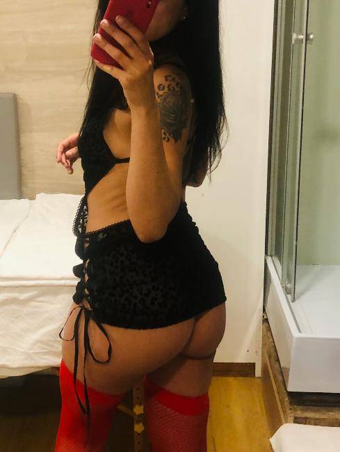 Vamos molhar a cama? Real squirting image 1