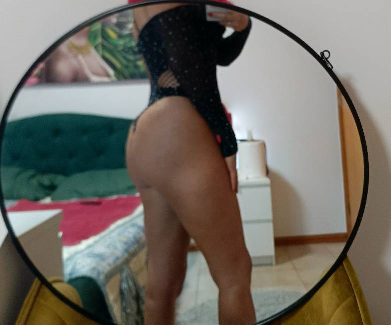 Loira Fogosa Garganta profunda molhada,cheia de tesão. image 1