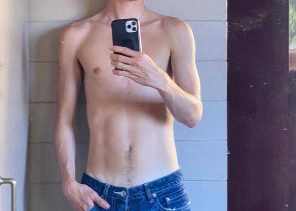 Jovem acompanhante
