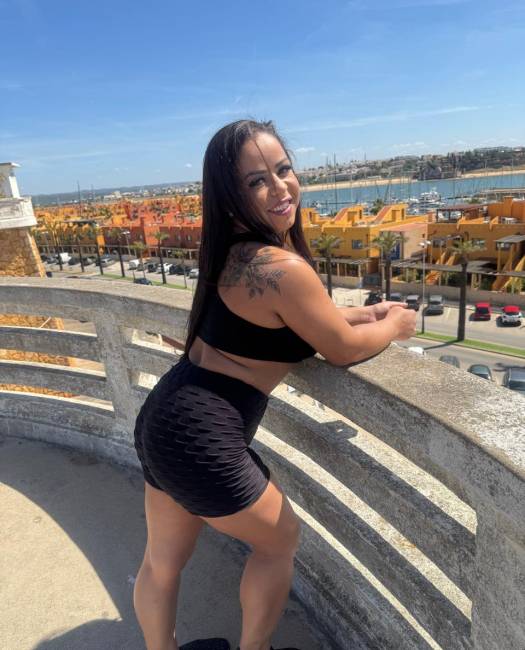 Paulinha, uma pequena safada brasileira, 1 VEZ em Portimão image 1