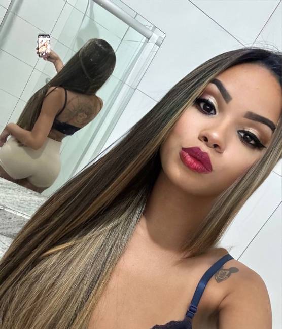SUA NAMORADINHA LOIRINHA