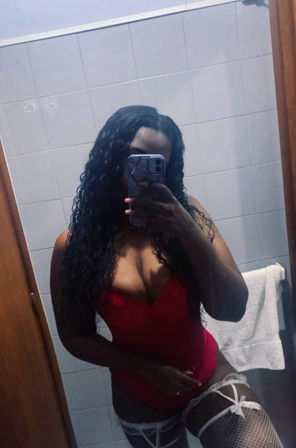 A negra super novidade,24 aninhos,é fogo que procura ca esto