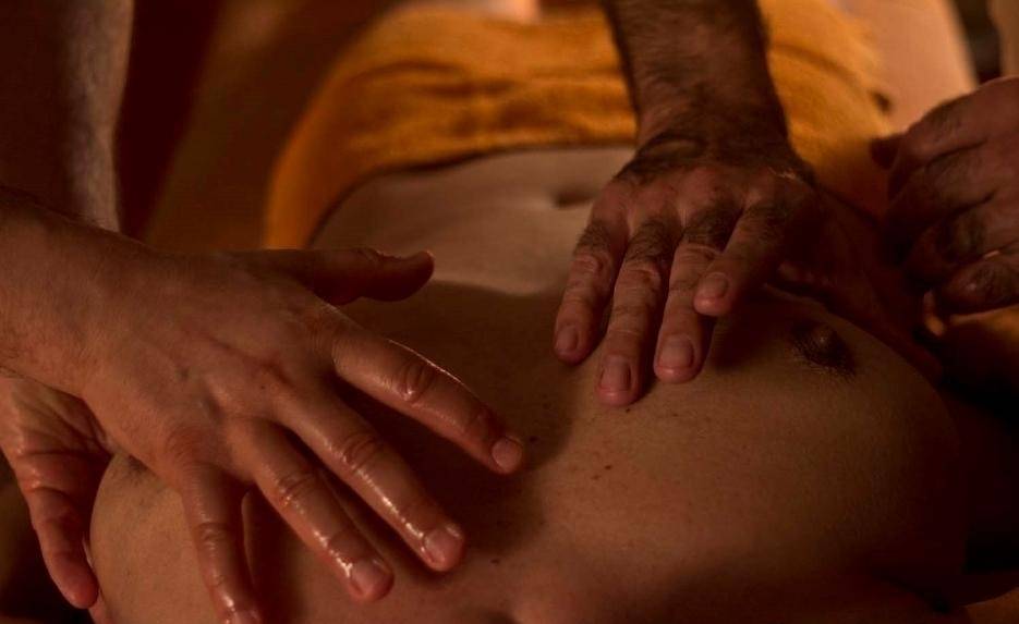 casal de dois homens massagens tantricas e outras exploraçõe